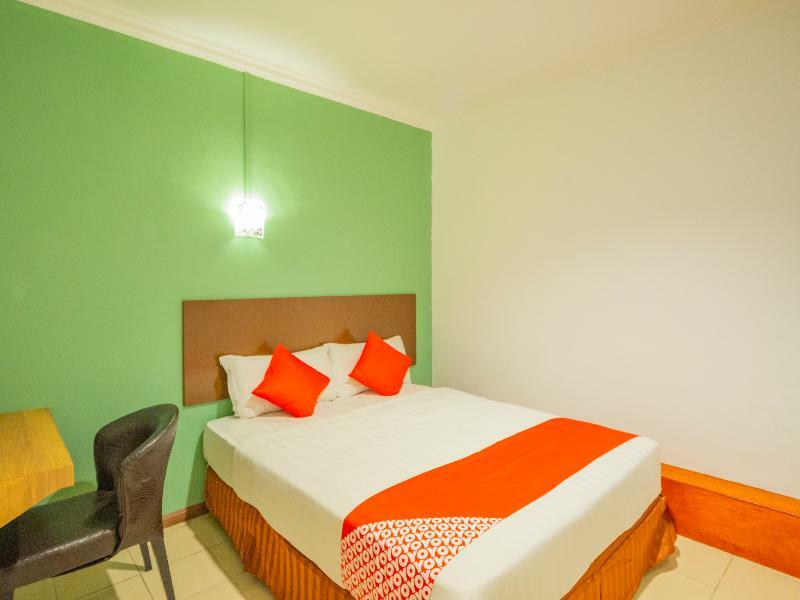 Super Oyo 218 Storytel Hotel Kota Kinabalu Exterior photo